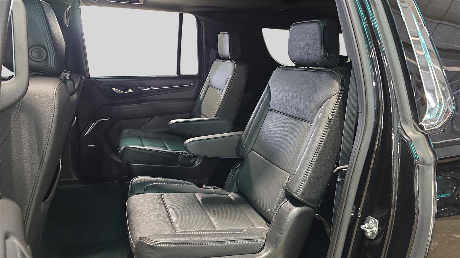 Used 2023 GMC Yukon XL Denali w/ LPO, Floor Liner Package AWD/4WD image 18