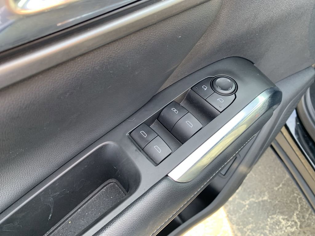 Used 2025 Chevrolet Traverse LT image 15