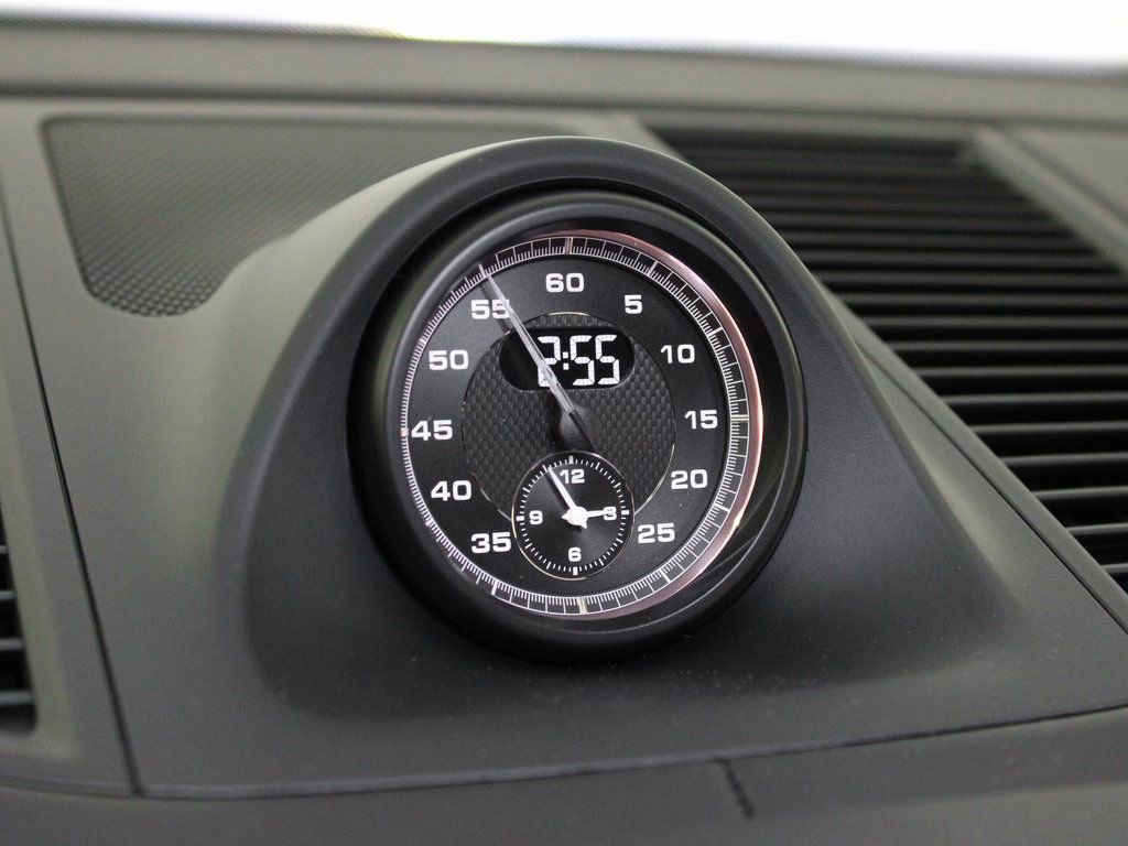 Certified 2025 Porsche Macan image 24