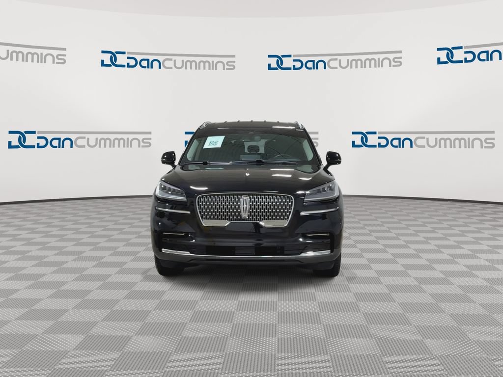 Used 2023 Lincoln Aviator AWD image 3