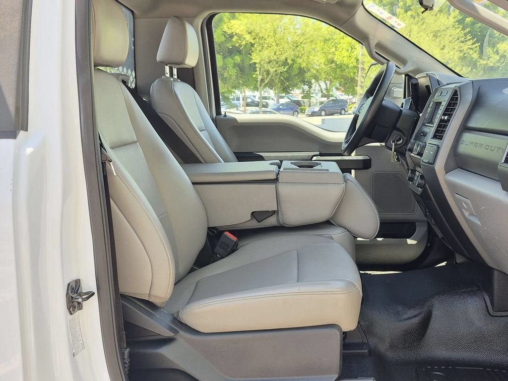 Used 2020 Ford F550 2WD Regular Cab Super Duty image 28