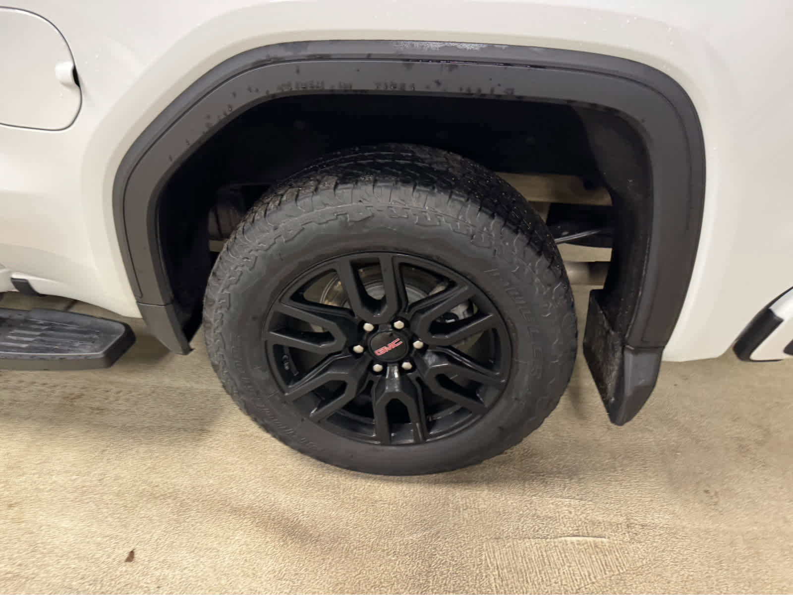 Certified 2024 GMC Sierra 1500 Elevation w/ Preferred Package image 9