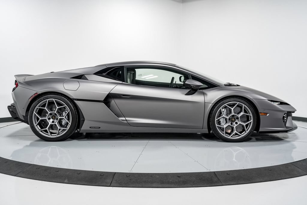 Used 2026 Lamborghini Temerario AWD/4WD image 2