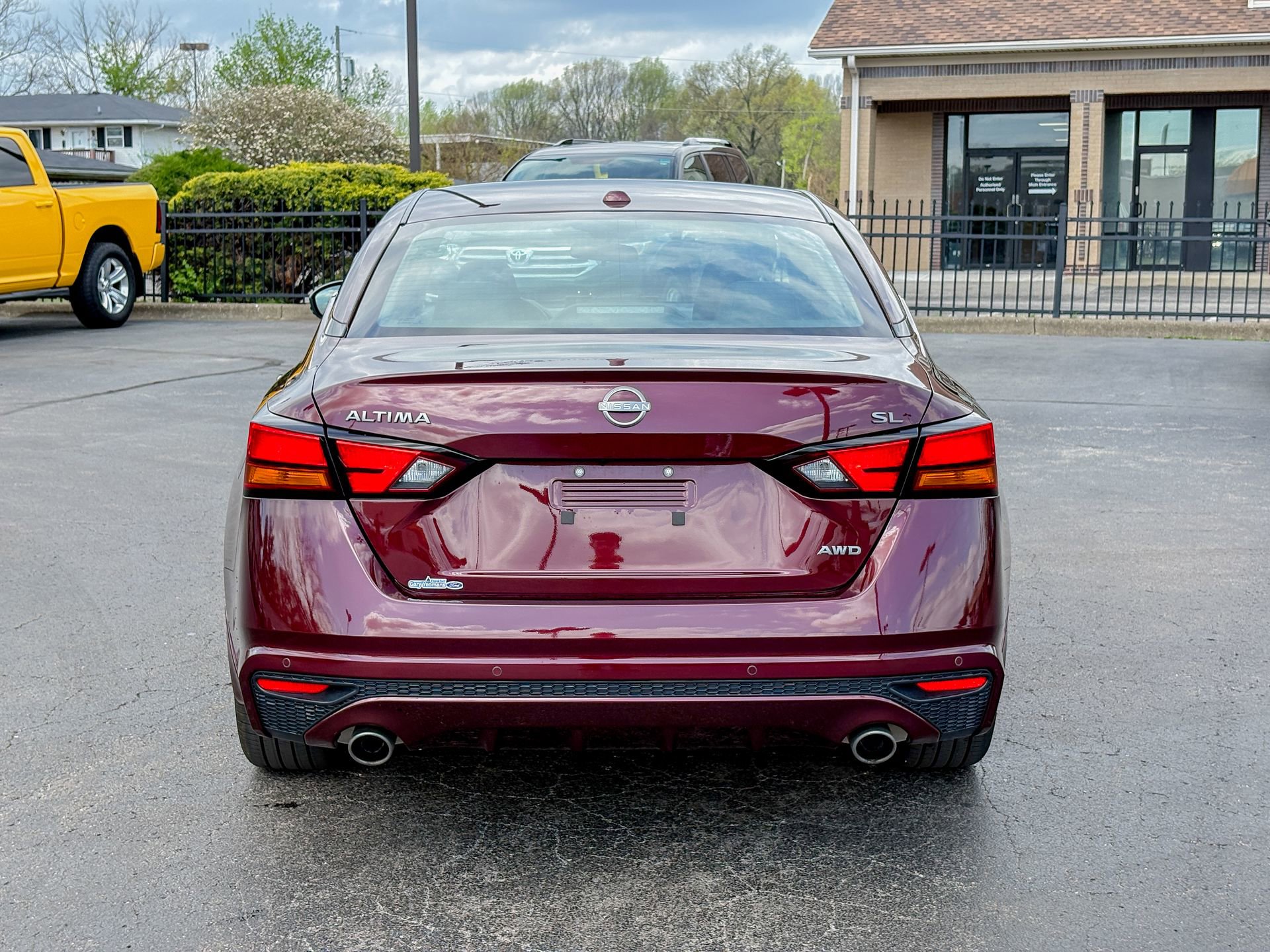 Used 2025 Nissan Altima 2.5 SL AWD/4WD image 10