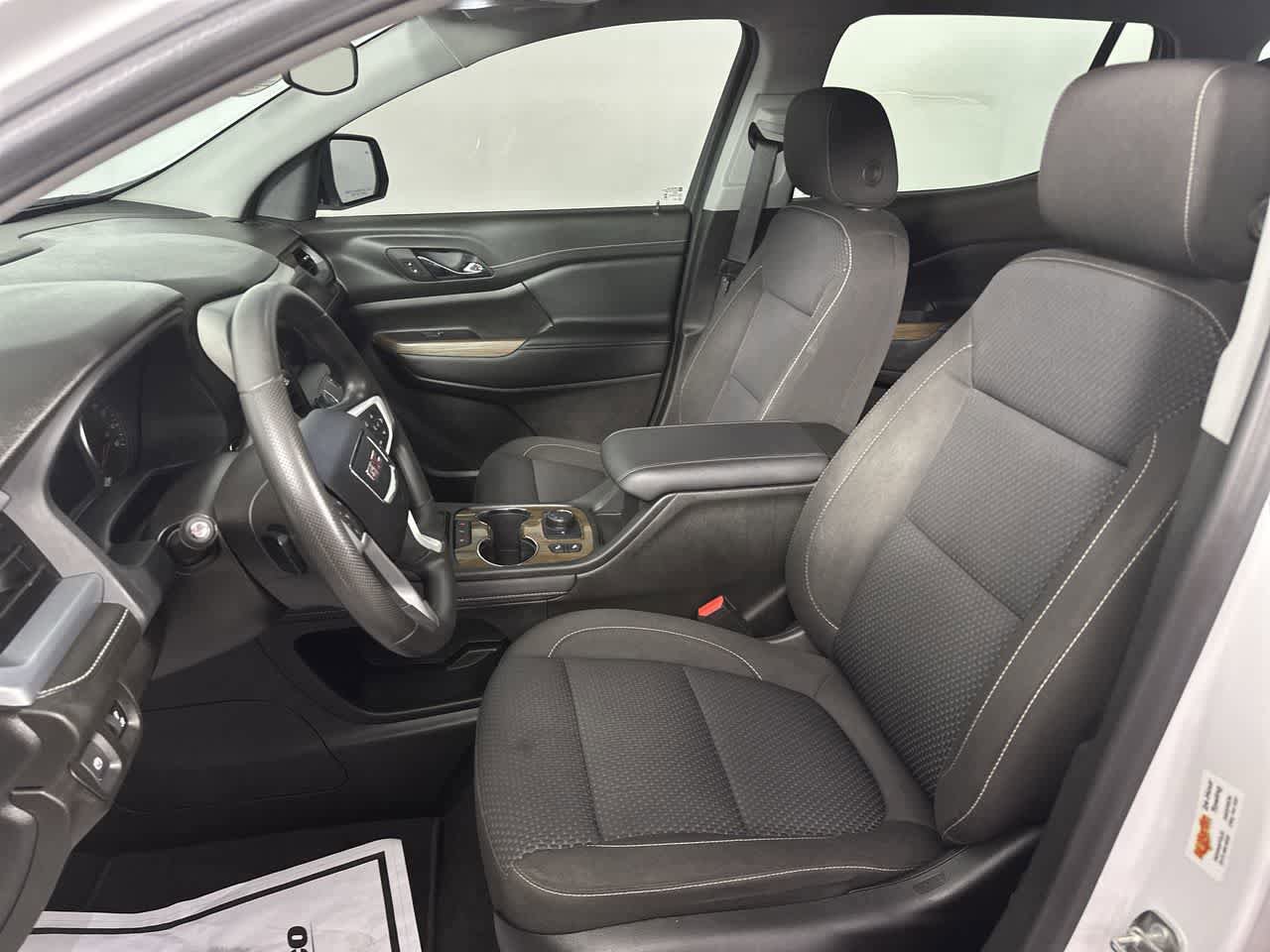 Used 2023 GMC Acadia SLE w/ Driver Convenience Package FWD image 5