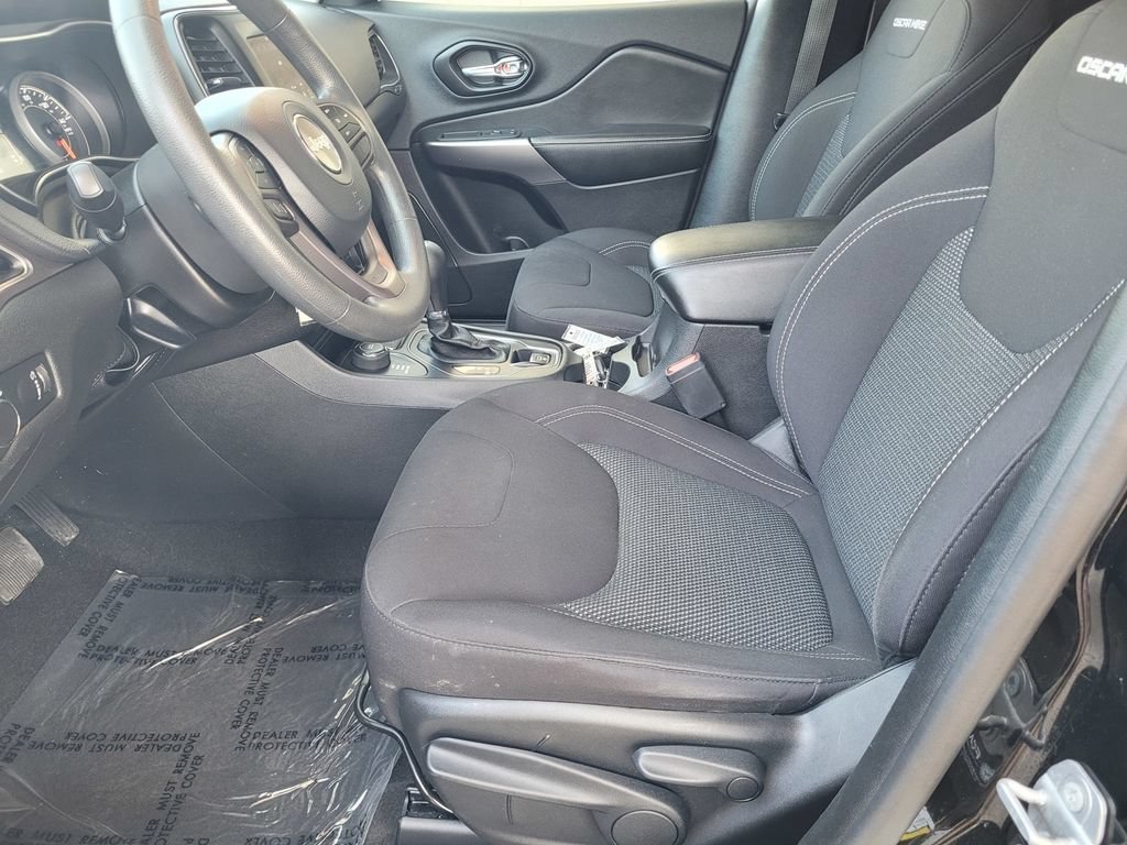 Used 2021 Jeep Cherokee Latitude AWD/4WD image 9