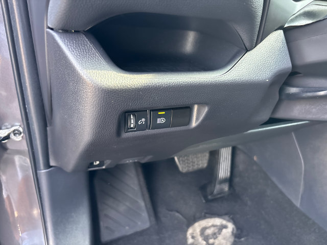 Used 2025 Toyota RAV4 XLE AWD/4WD image 15