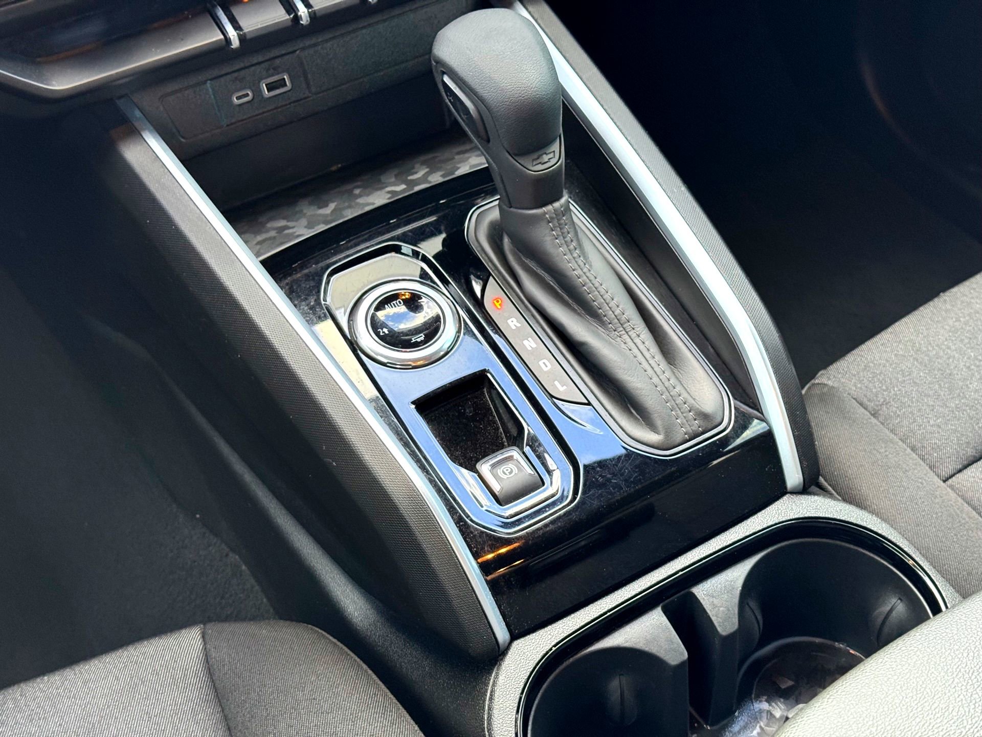 Used 2024 Chevrolet Colorado W/T w/ WT Convenience Package image 23