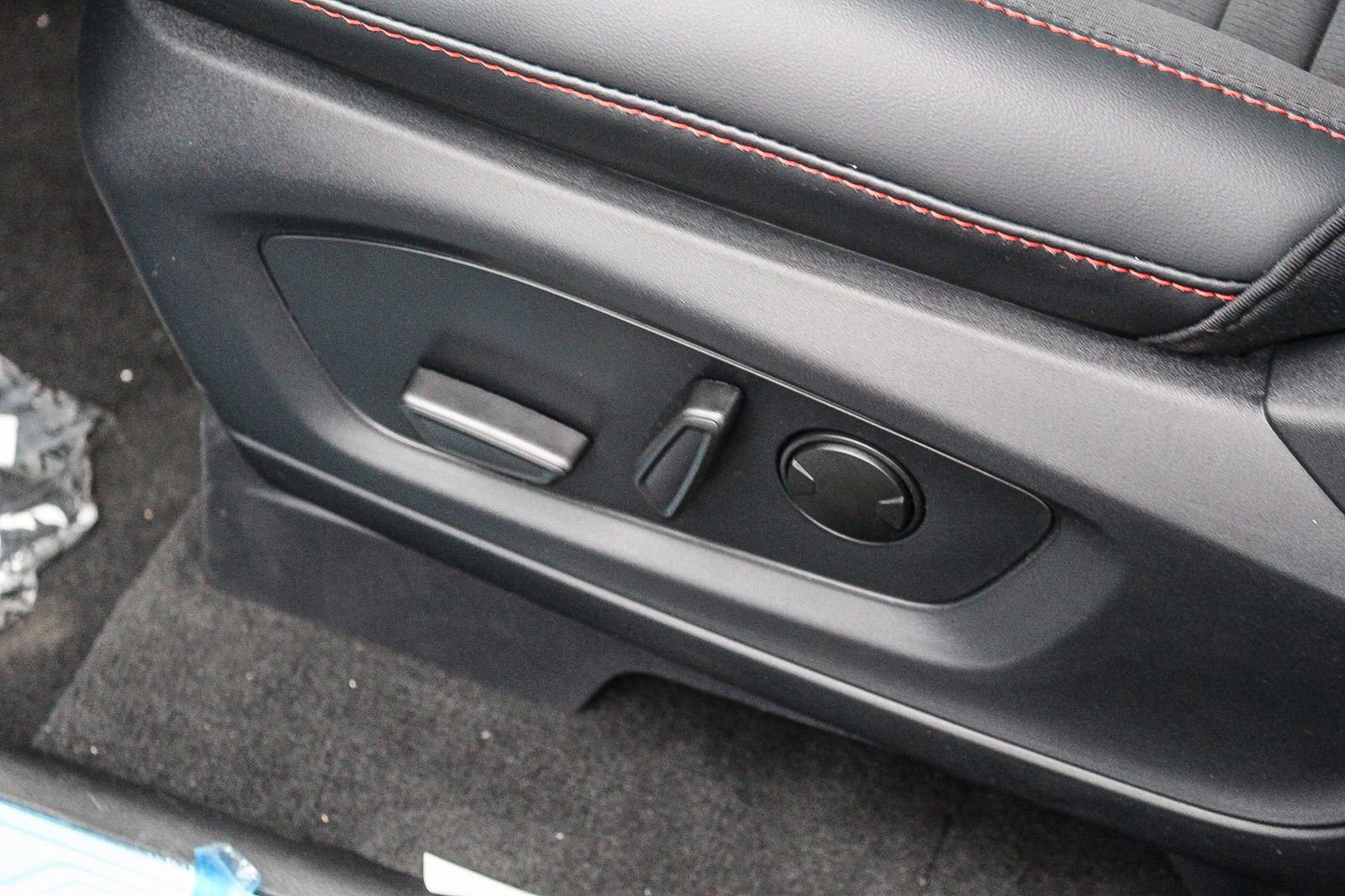 New 2026 Ford Explorer ST-Line w/ ST-Line Street Pack image 23