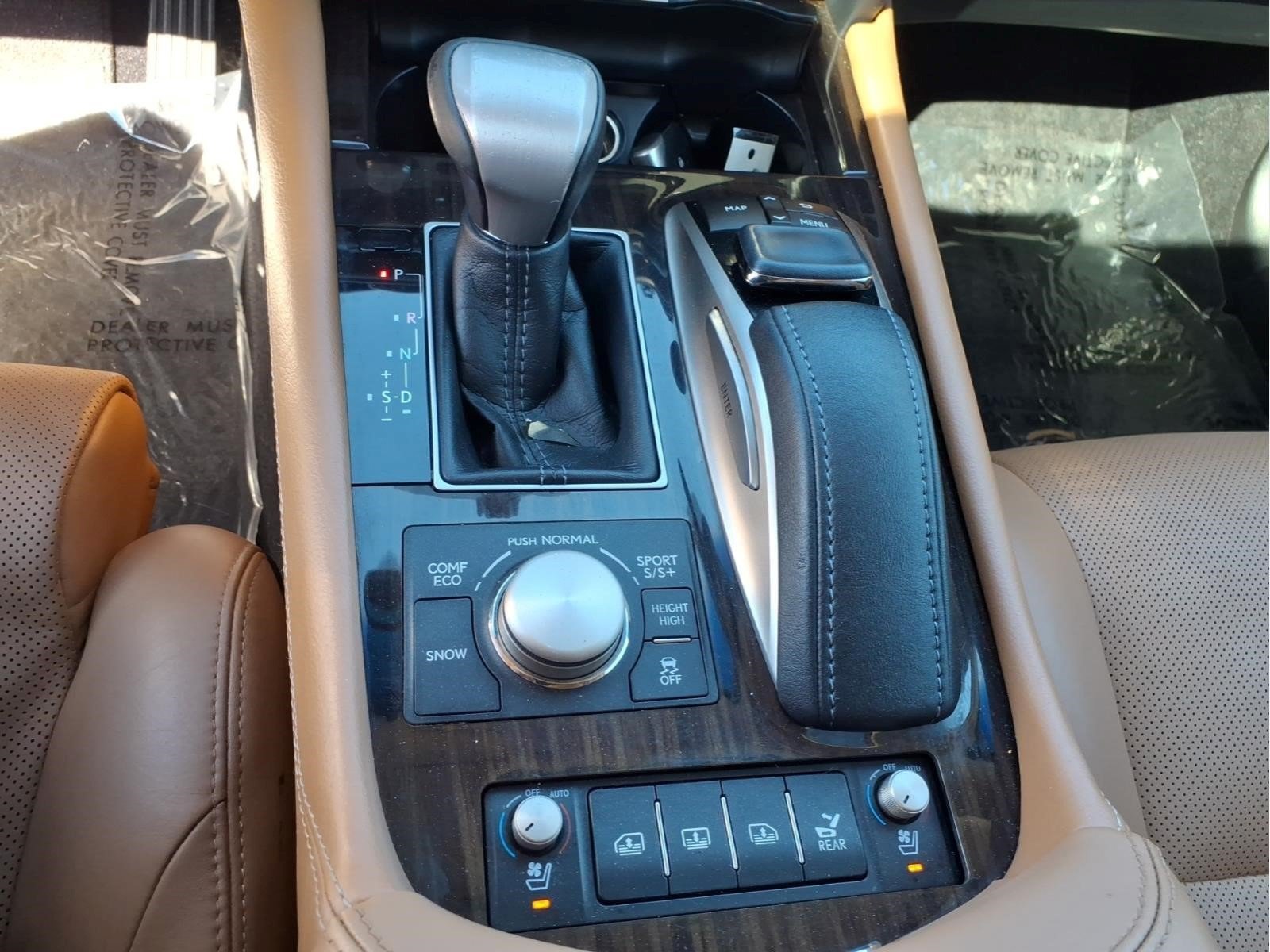 Used 2017 Lexus LS 460 w/ Ultra Luxury Package RWD image 29