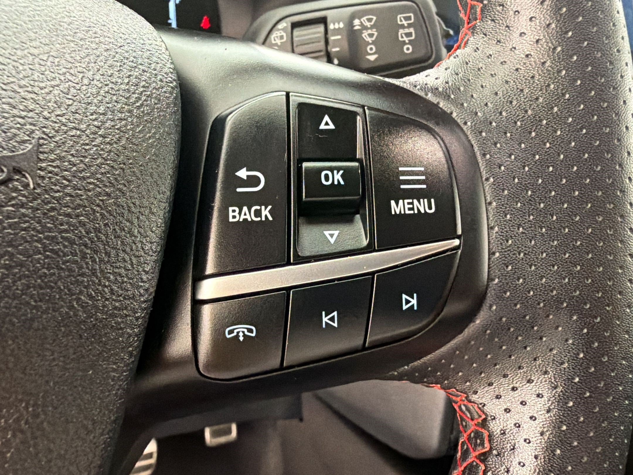Certified 2023 Ford Escape ST-Line w/ Tech Pack #1 FWD image 32