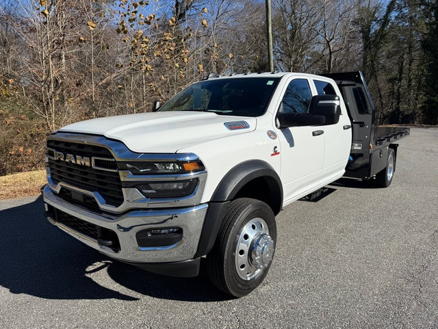 New 2026 RAM 5500 Tradesman w/ Chrome Appearance Group AWD/4WD image 3