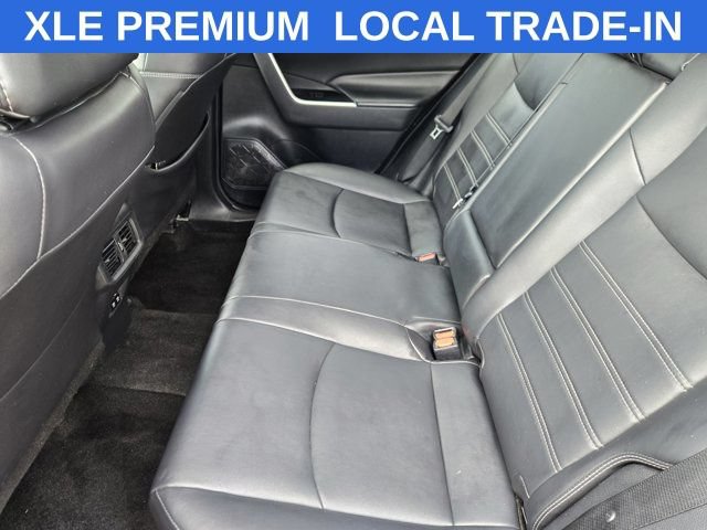 Used 2019 Toyota RAV4 XLE Premium FWD image 31
