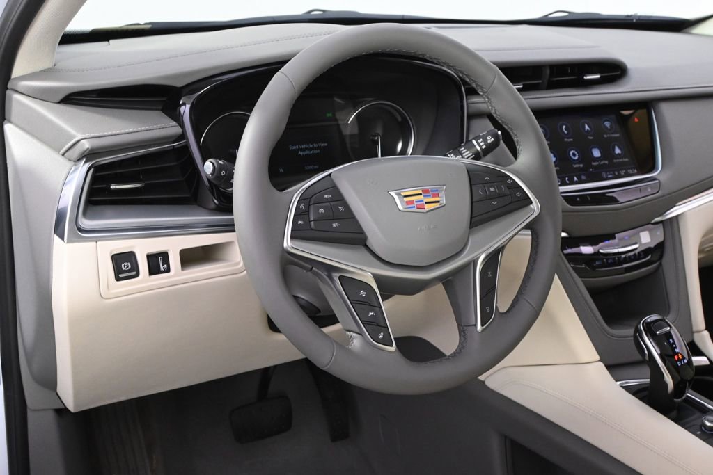 New 2025 Cadillac XT5 Premium Luxury w/ LPO, Floor Liner Package AWD/4WD image 11