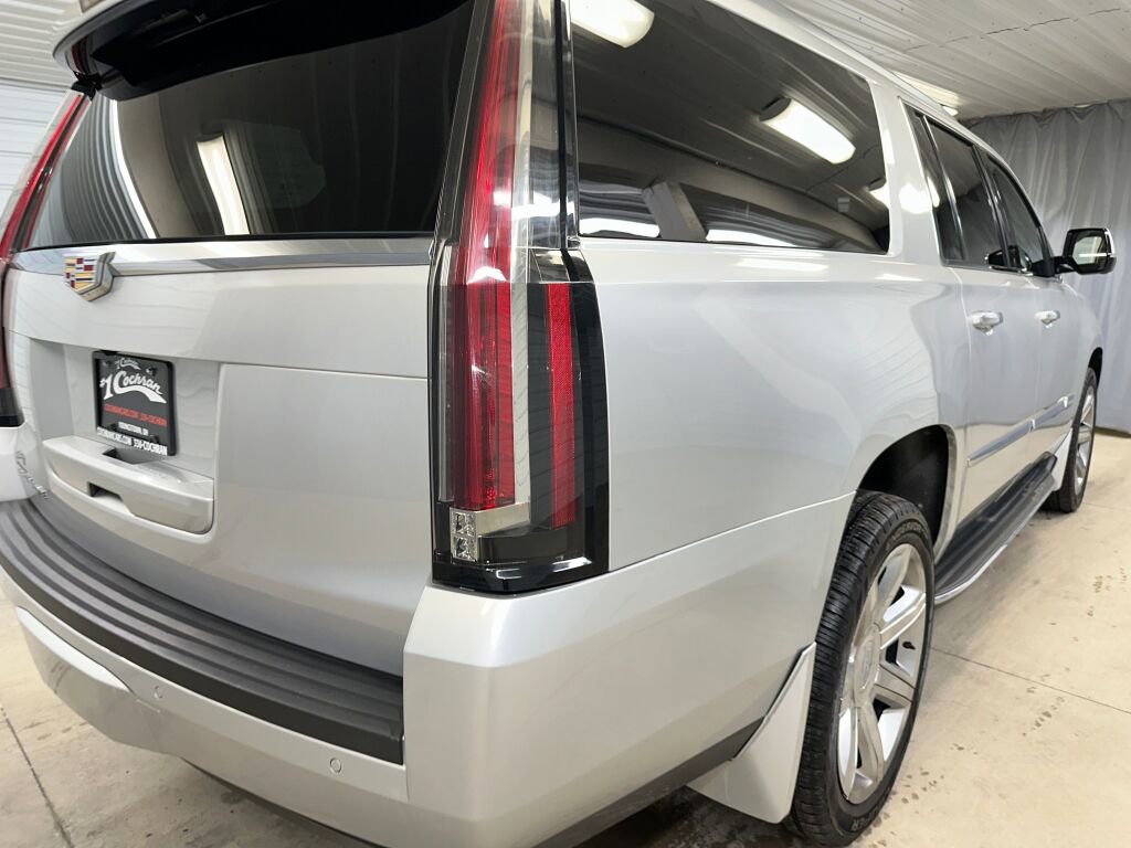 Used 2016 Cadillac Escalade ESV Luxury image 34