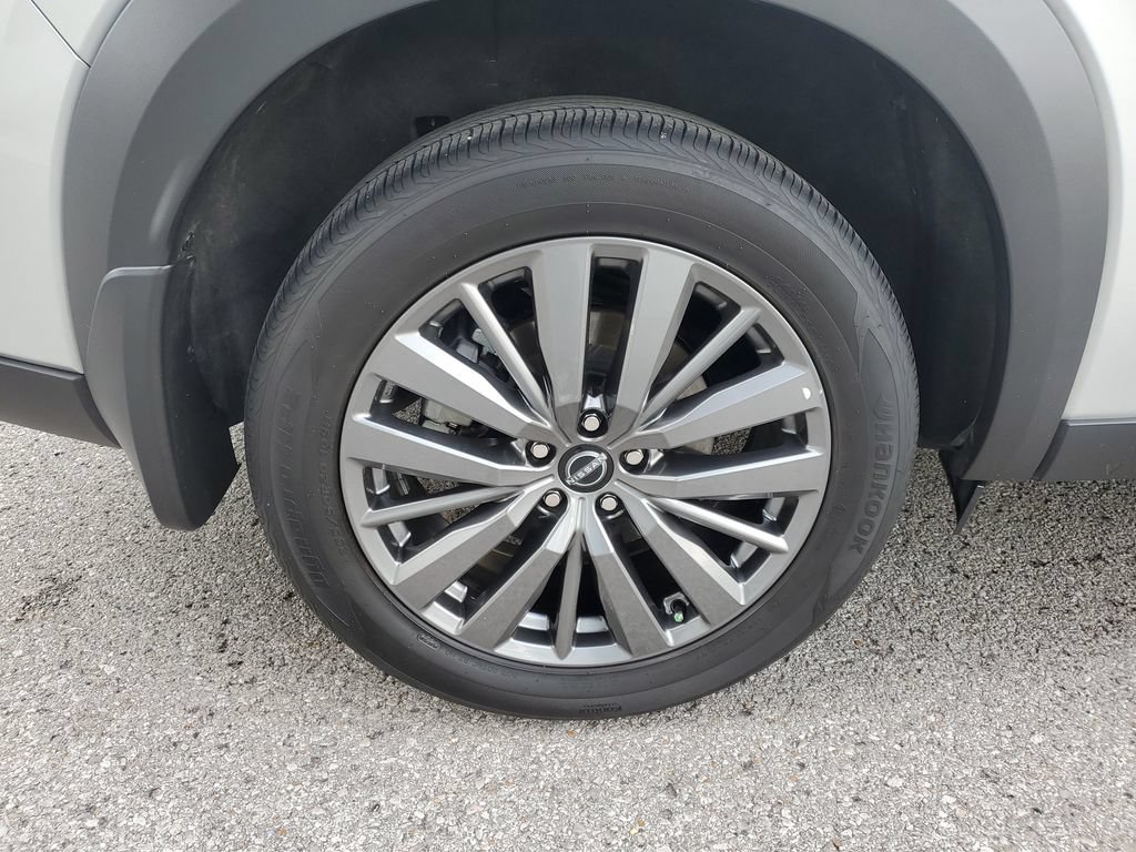 Certified 2025 Nissan Pathfinder SL w/ SL Premium Package FWD image 5