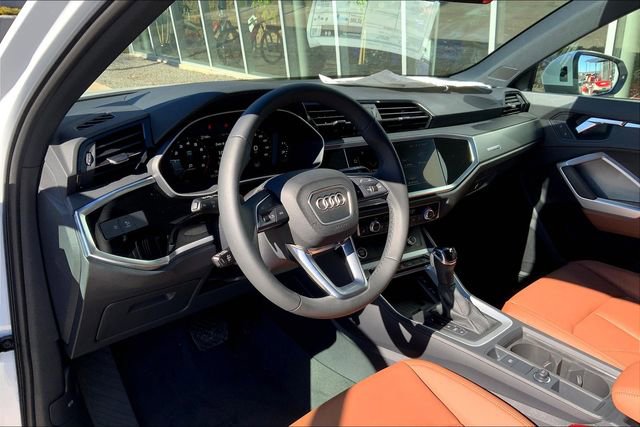 New 2025 Audi Q3 2.0T Premium image 5