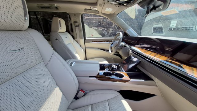 New 2026 Cadillac Escalade Platinum Sport w/ LPO, ONYX Package AWD/4WD image 25