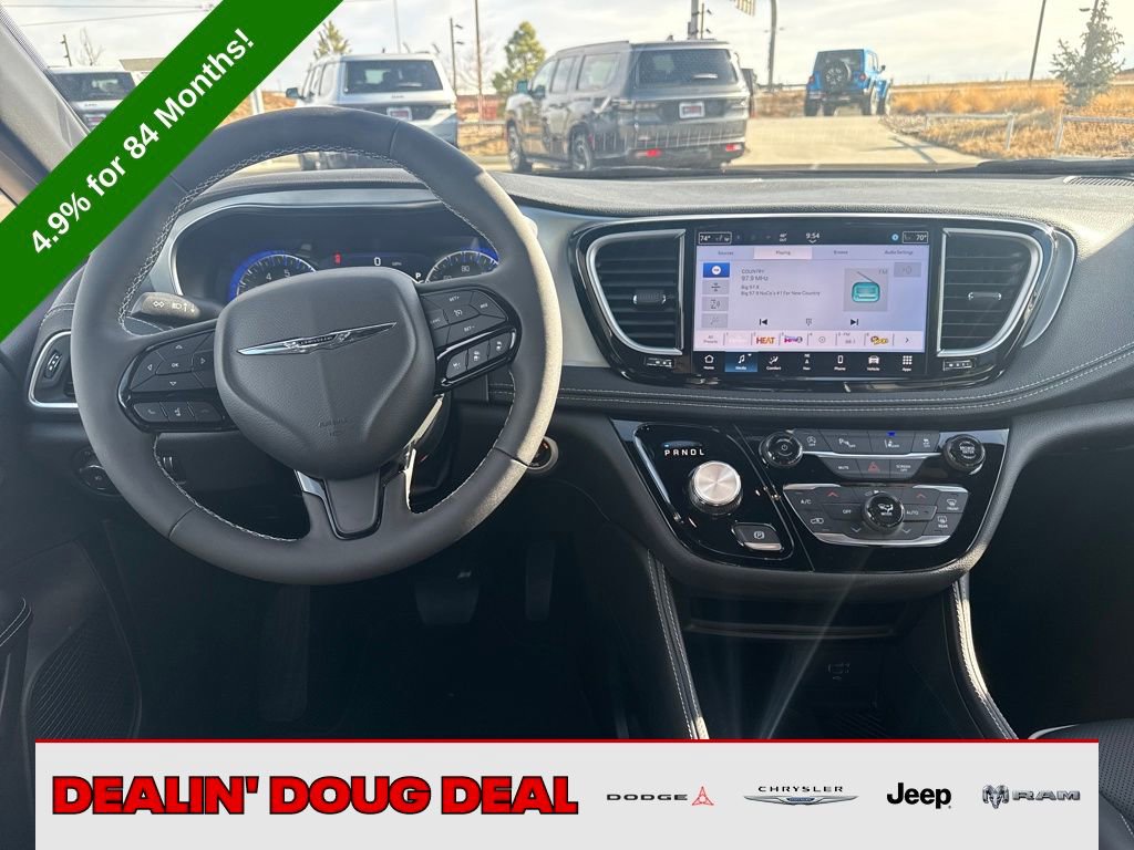 New 2026 Chrysler Pacifica Limited image 9