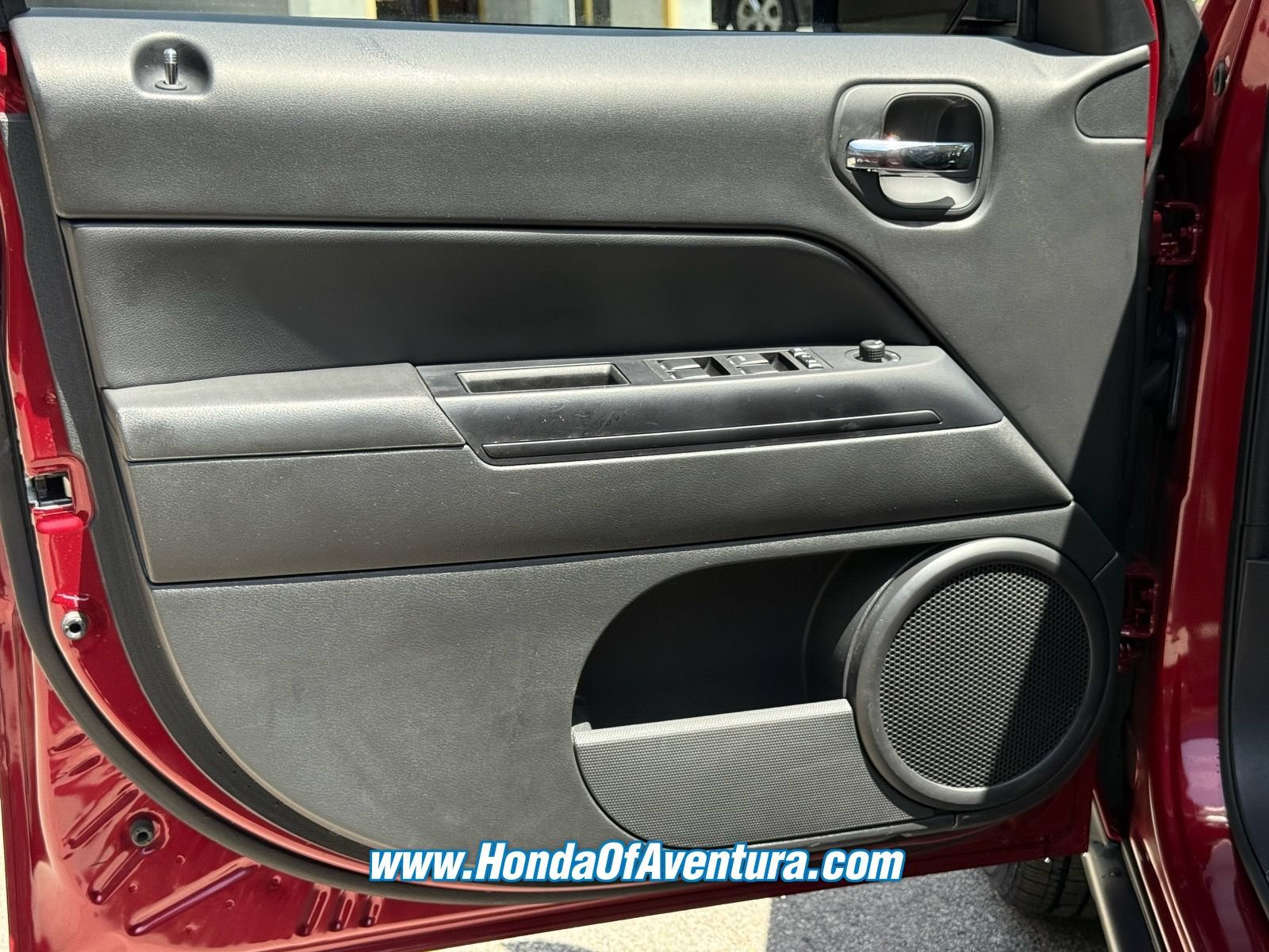 Used 2016 Jeep Patriot High Altitude FWD image 23