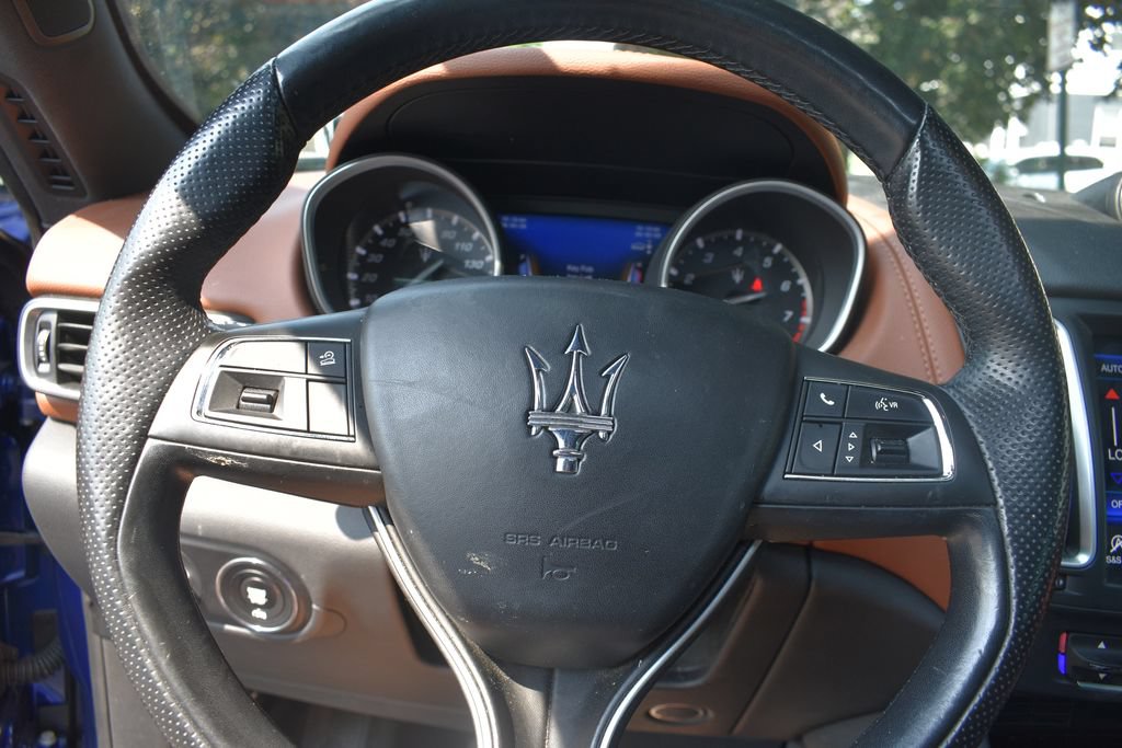 Used 2020 Maserati Levante AWD/4WD image 13