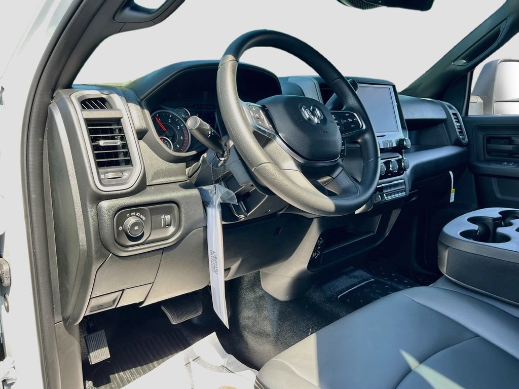 New 2026 RAM 3500 Tradesman w/ Chrome Appearance Group A AWD/4WD image 9