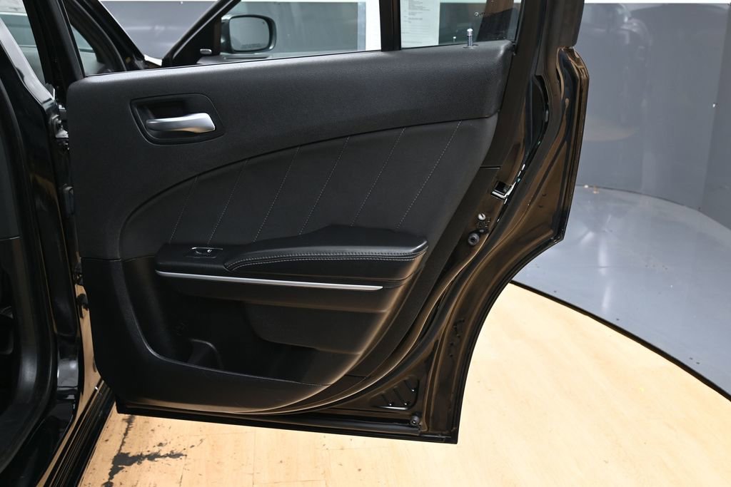 Used 2019 Dodge Charger SXT AWD/4WD image 37