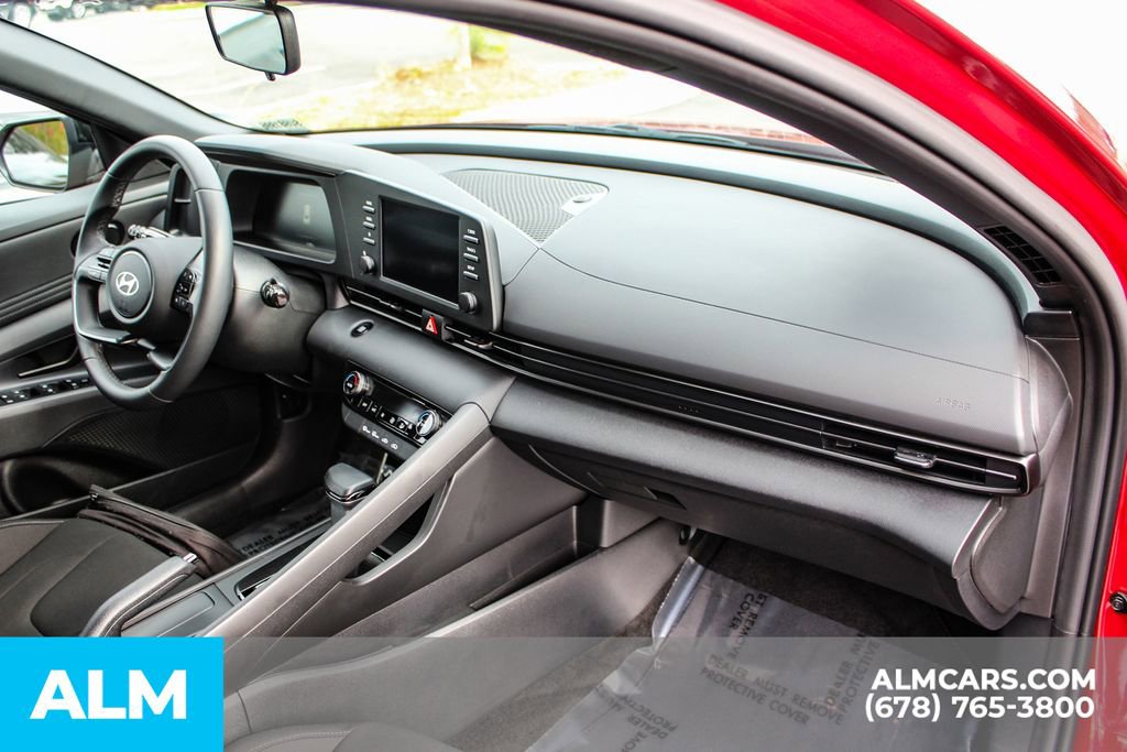 Used 2025 Hyundai Elantra Sport image 23