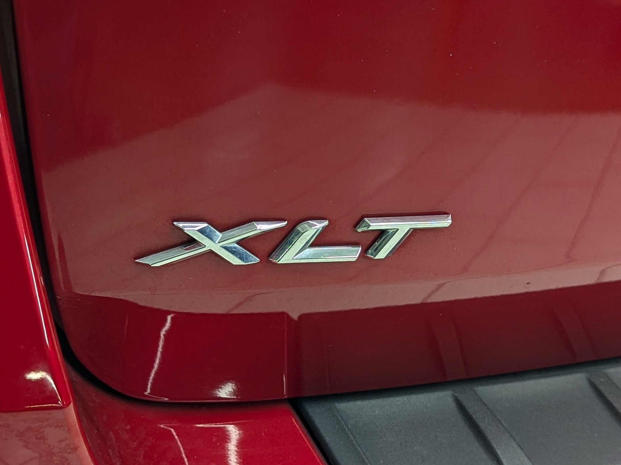 Certified 2023 Ford Explorer XLT w/ Class IV Trailer Tow Package image 32