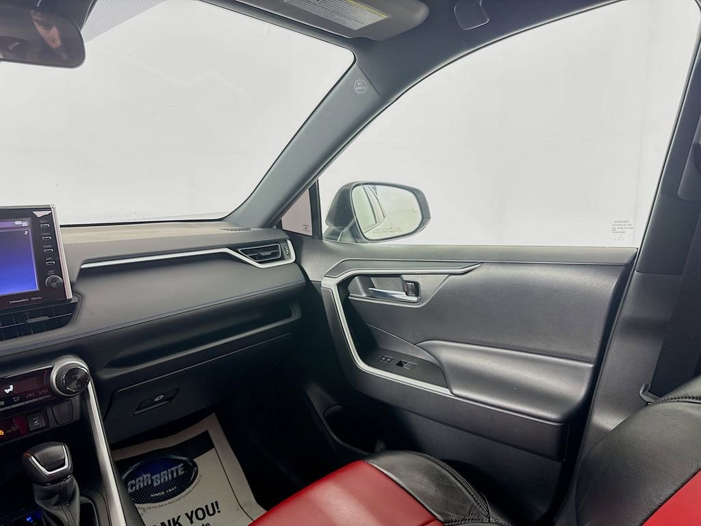Used 2022 Toyota RAV4 SE image 22