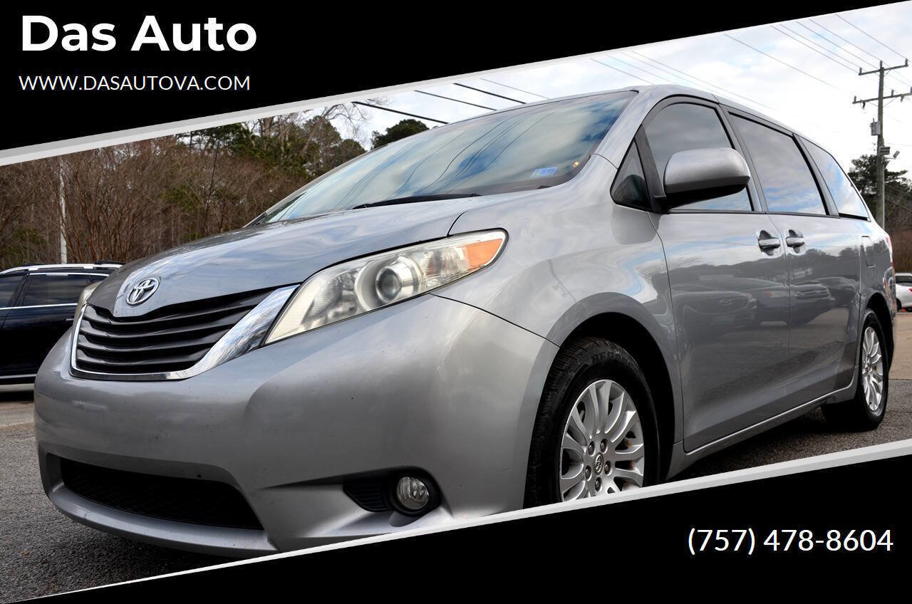 Used 2013 Toyota Sienna XLE image 1