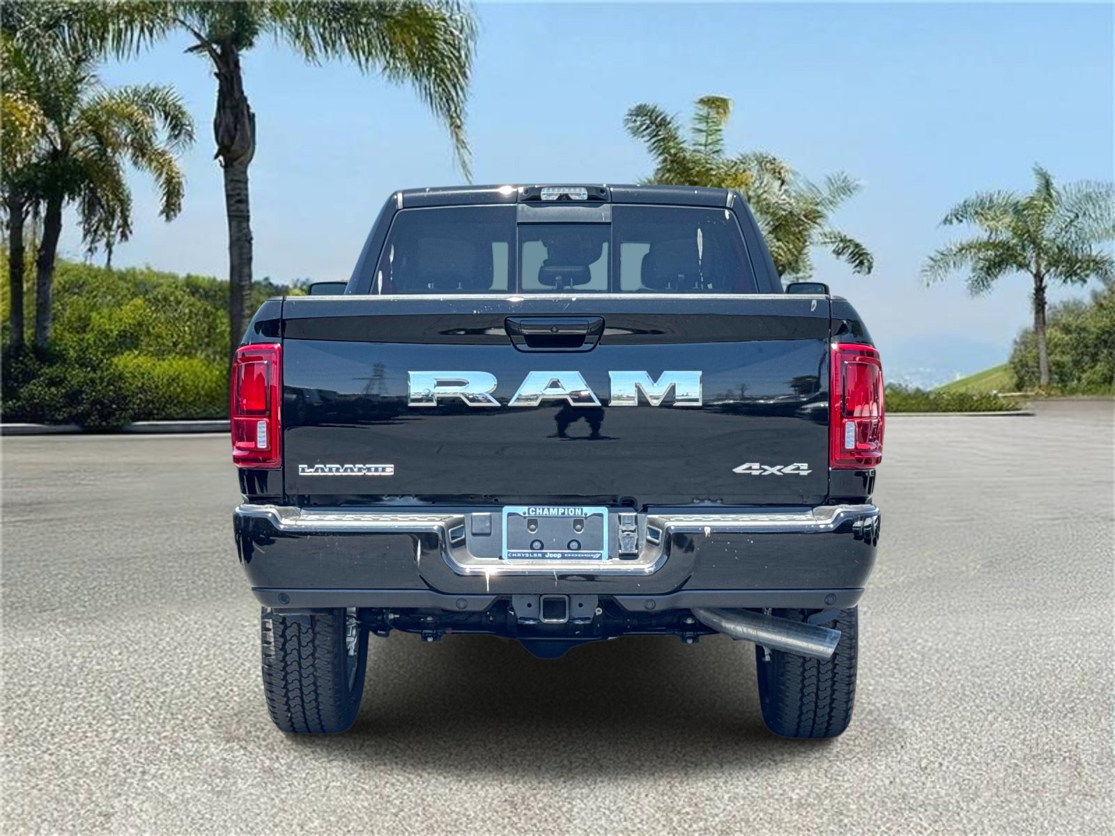 New 2026 RAM 2500 Laramie w/ Sport Appearance Package AWD/4WD image 5