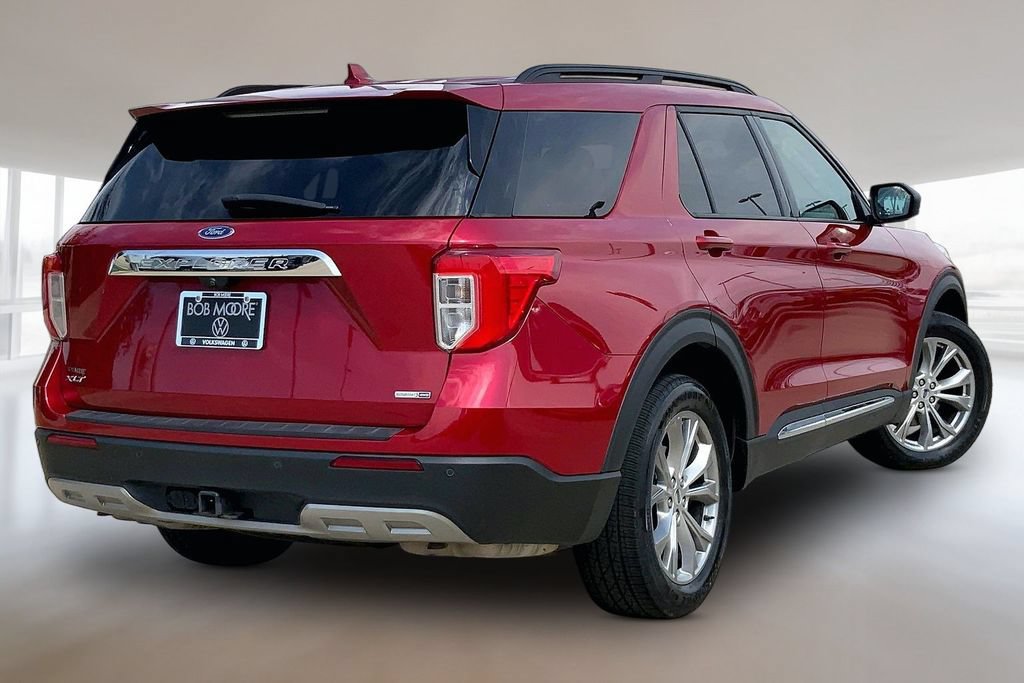 Used 2020 Ford Explorer XLT w/ Equipment Group 202A AWD/4WD image 2