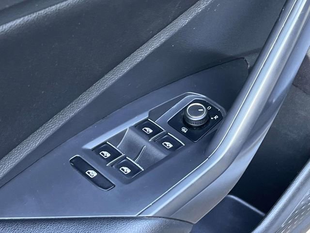 Certified 2021 Volkswagen Jetta R-Line w/ R-Line Cold Weather Package image 17