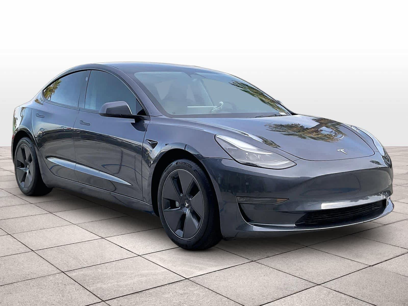 Used 2023 Tesla Model 3 Standard Range RWD image 2