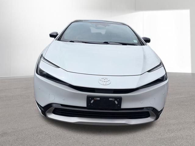 Used 2023 Toyota Prius Prime FWD image 2
