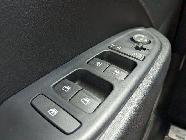 New 2025 Hyundai Venue SEL image 17