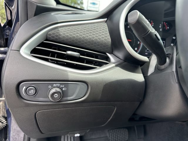Used 2025 Chevrolet Malibu RS FWD image 28