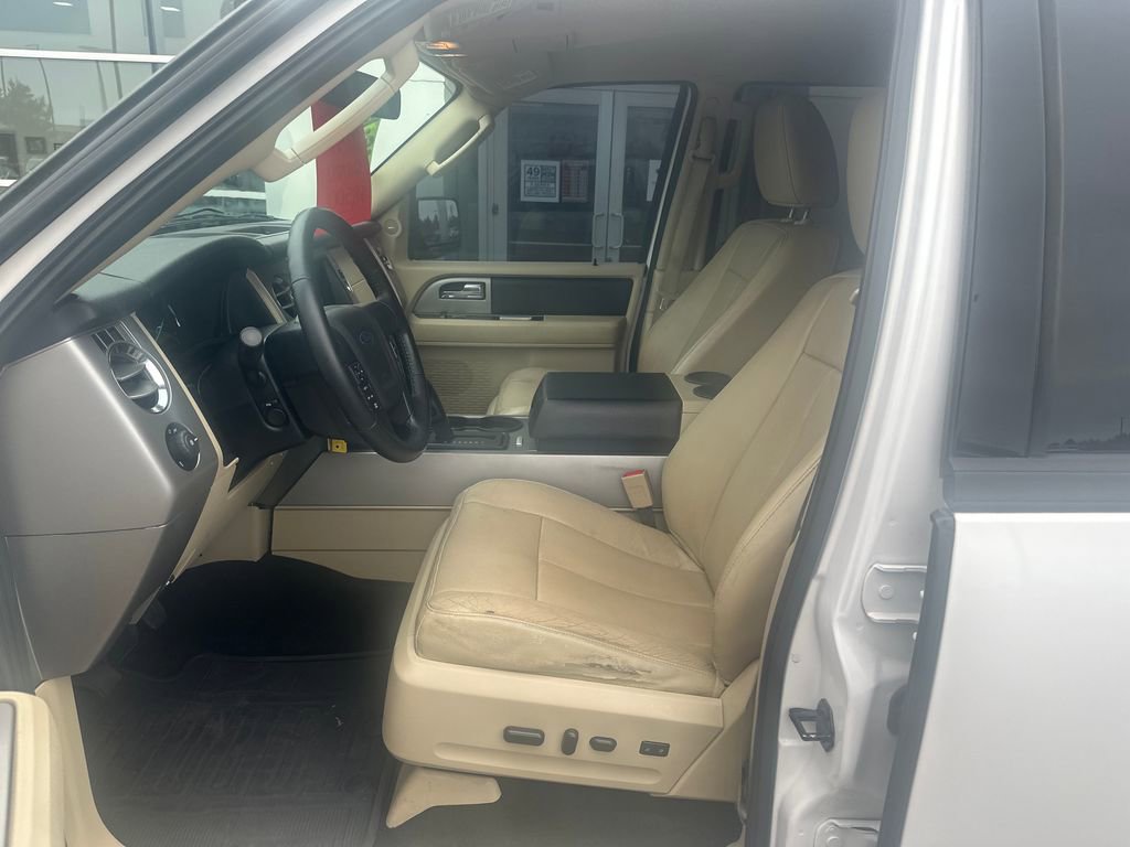 Used 2016 Ford Expedition EL XLT w/ Equipment Group 202A AWD/4WD image 9
