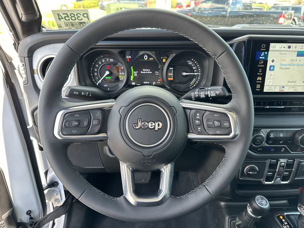 Certified 2025 Jeep Wrangler Unlimited Sahara AWD/4WD image 12