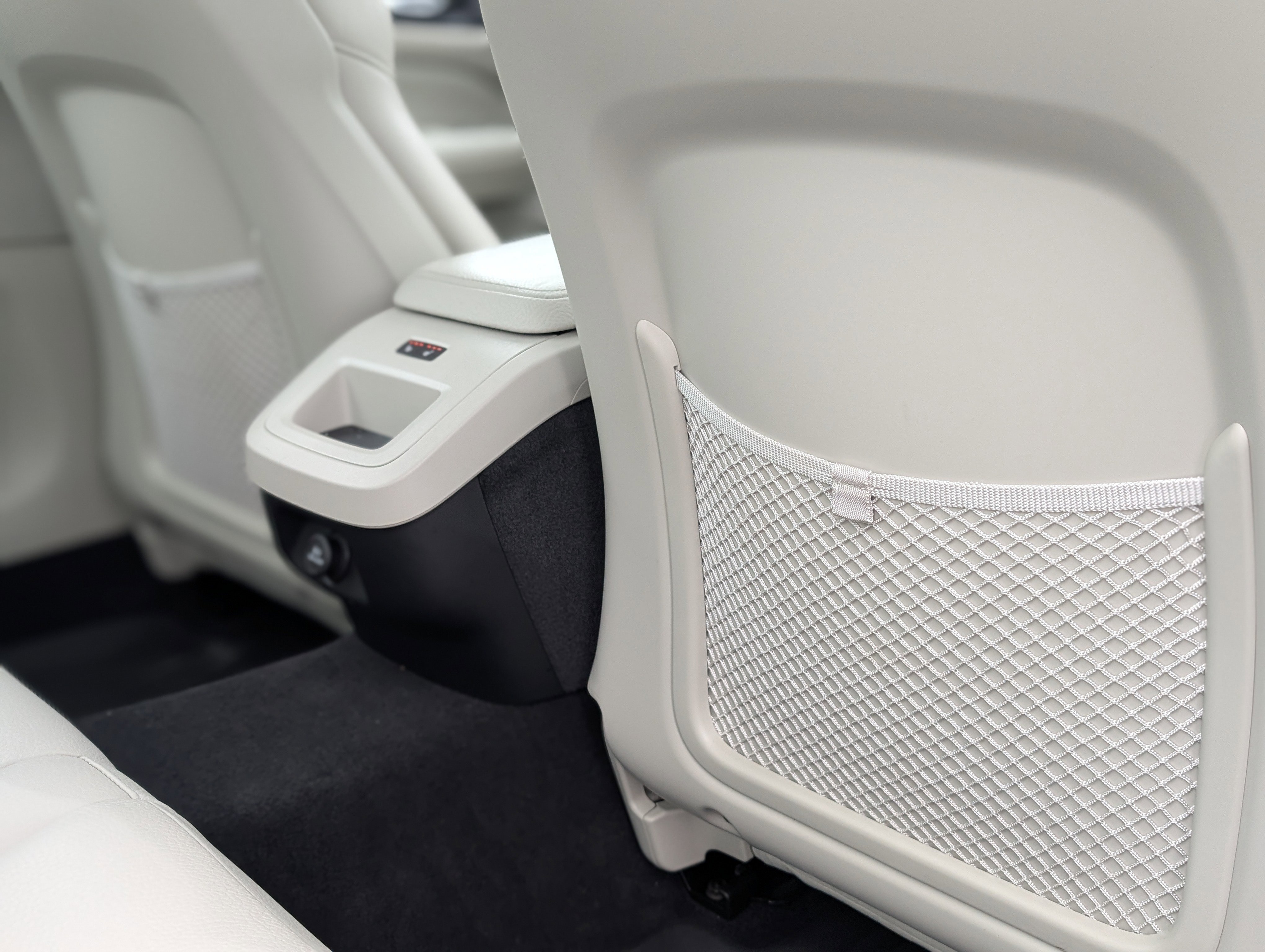 Used 2020 Volvo S60 T6 Momentum image 46