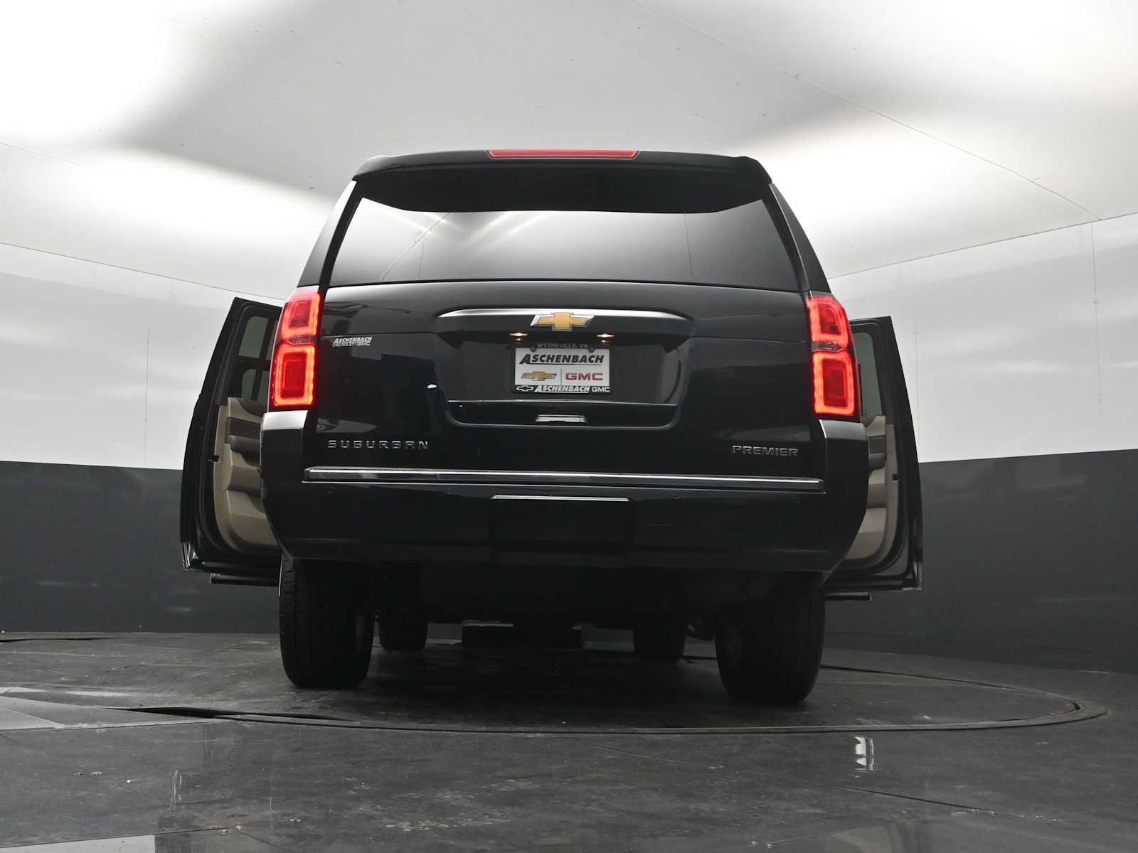Used 2019 Chevrolet Suburban Premier AWD/4WD image 30