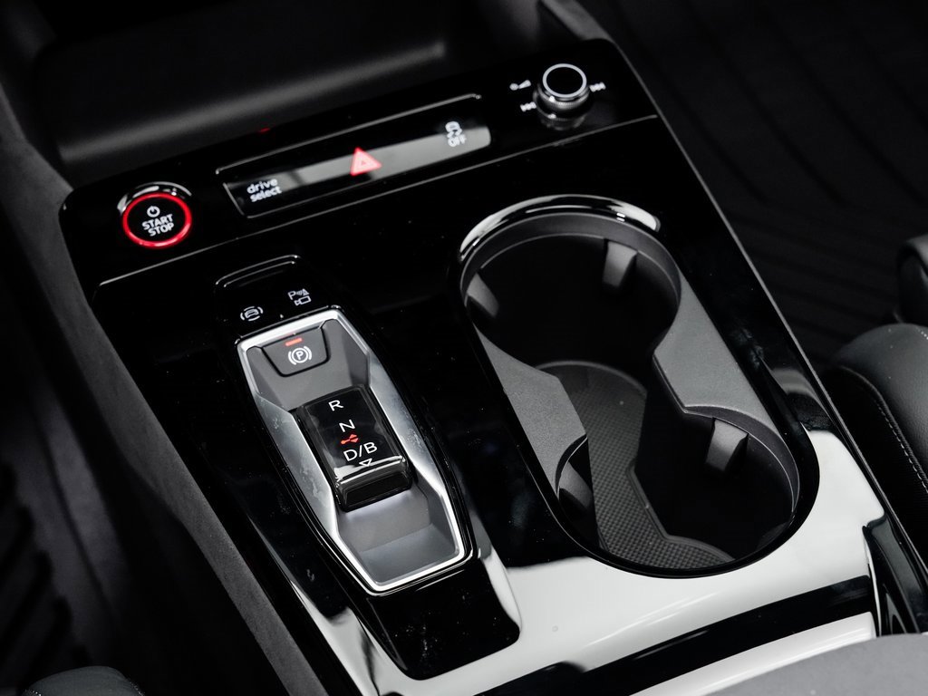 New 2025 Audi SQ6 e-tron Premium Plus image 17