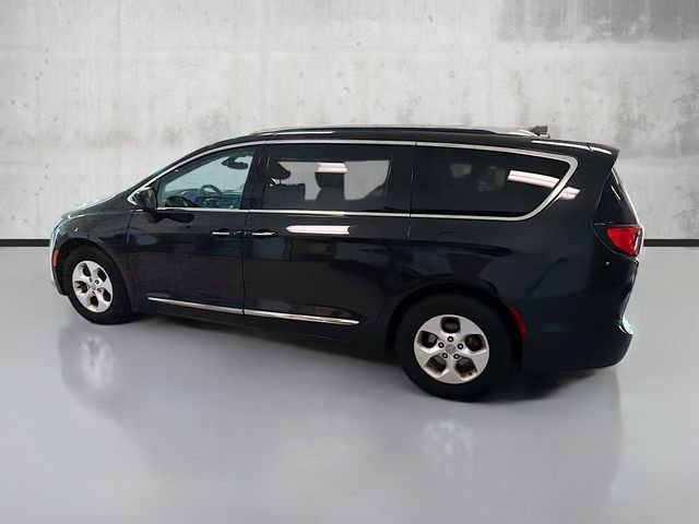 Used 2017 Chrysler Pacifica Touring-L Plus image 8