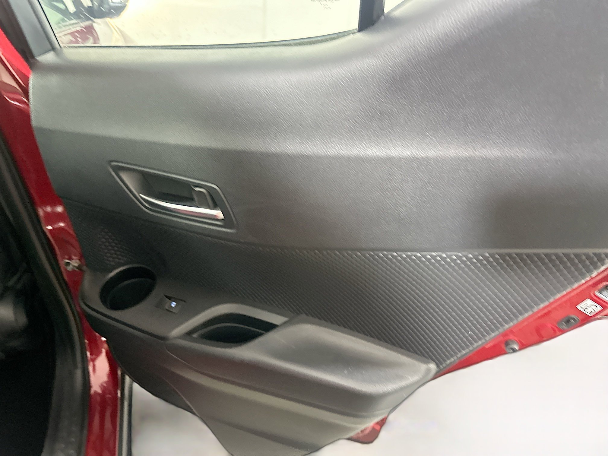 Used 2018 Toyota C-HR XLE FWD image 28