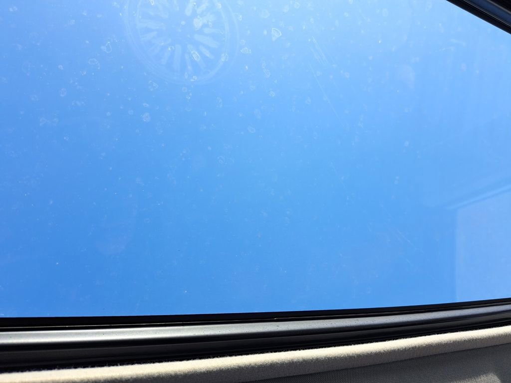 Used 2017 Toyota RAV4 Limited image 17