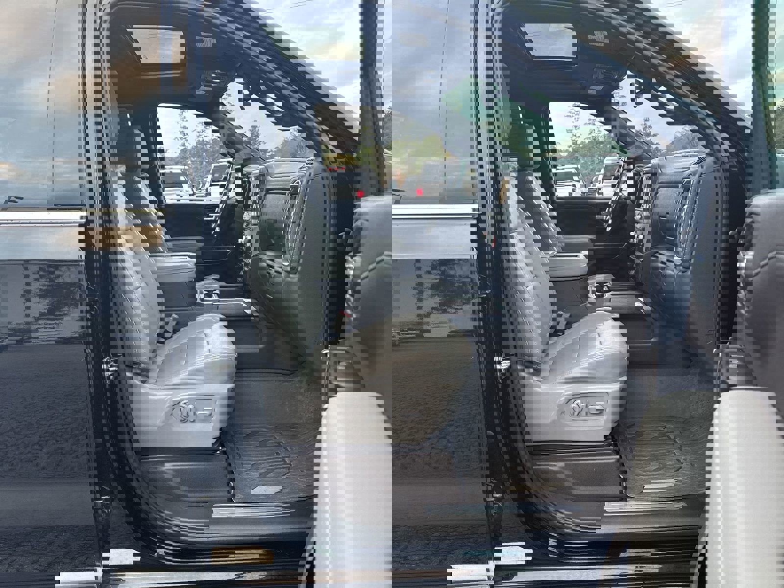 Used 2019 GMC Sierra 1500 SLT w/ SLT Premium Plus Package image 33