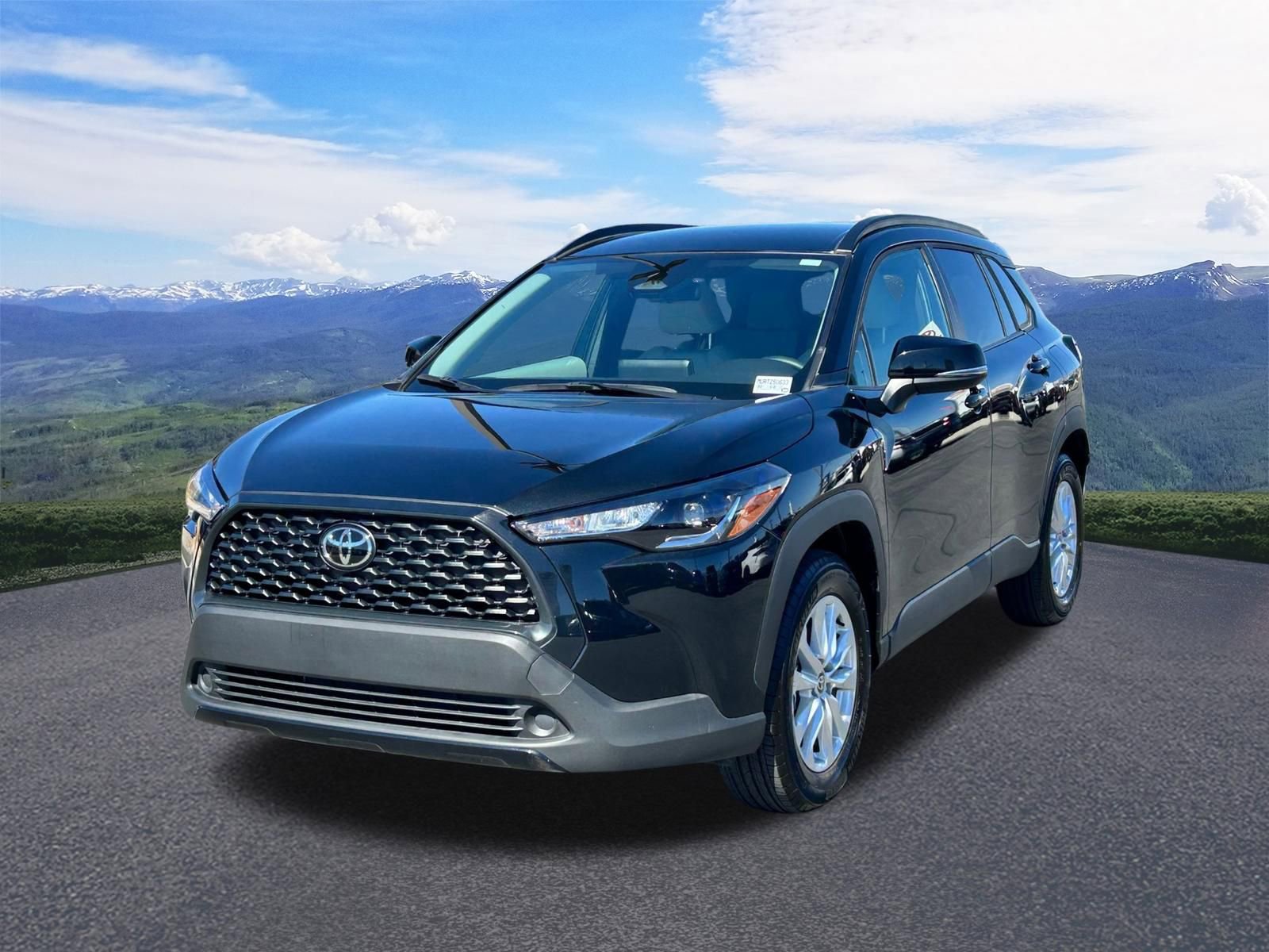 Certified 2025 Toyota Corolla Cross LE video 1