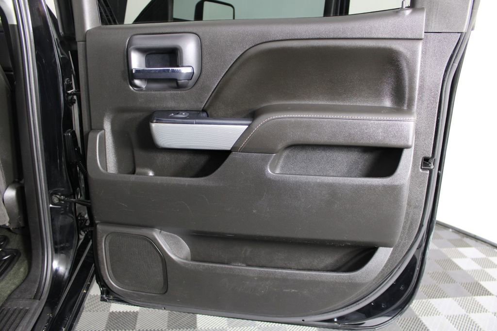 Used 2017 Chevrolet Silverado 2500 LTZ image 34