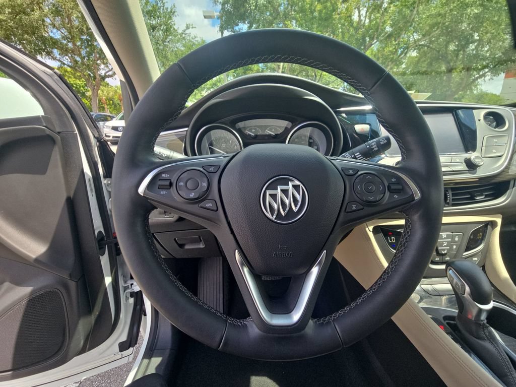 Used 2020 Buick Envision Essence FWD image 17